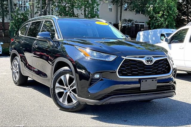 Used 2021 Toyota Highlander XLE