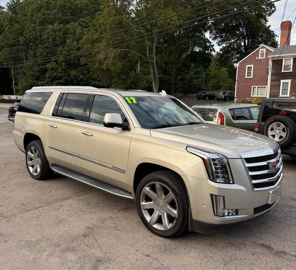 Used 2017 Cadillac Escalade ESV Luxury AWD/4WD image 6