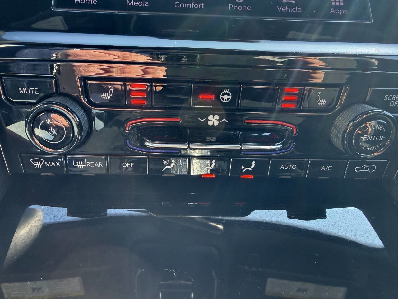 Used 2025 Jeep Grand Cherokee Altitude image 19