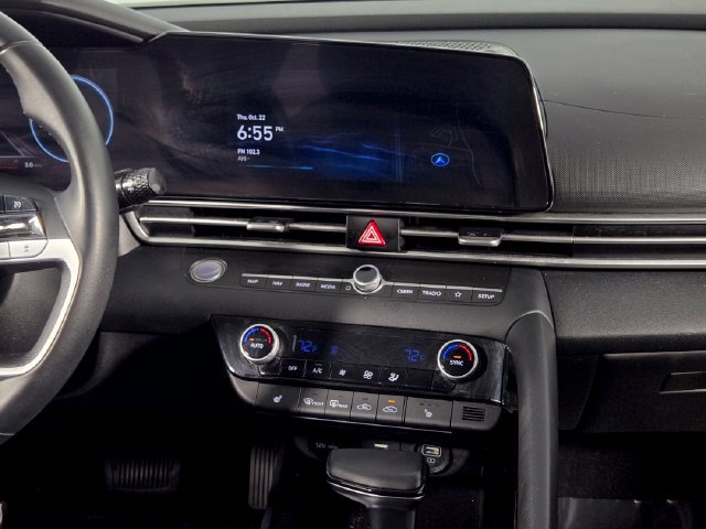 Used 2023 Hyundai Elantra SEL w/ Convenience Package FWD image 23