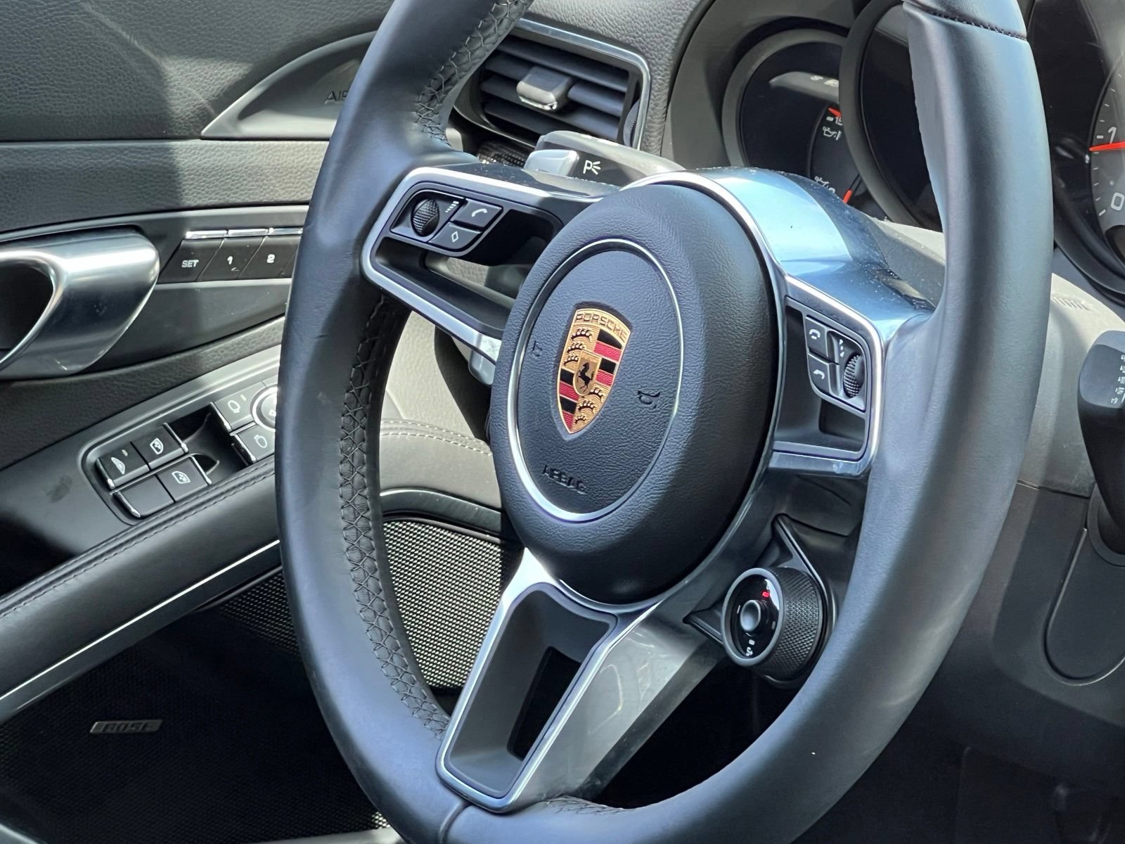 Certified 2019 Porsche 911 Carrera 4S AWD/4WD image 21