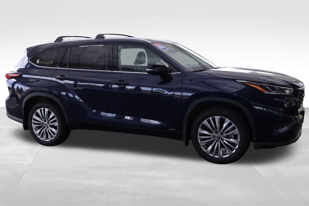 Used 2024 Toyota Highlander Platinum AWD/4WD image 19