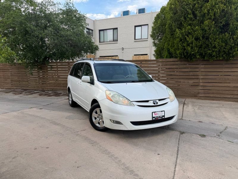 Used 2006 Toyota Sienna XLE w/ XLE Pkg 3