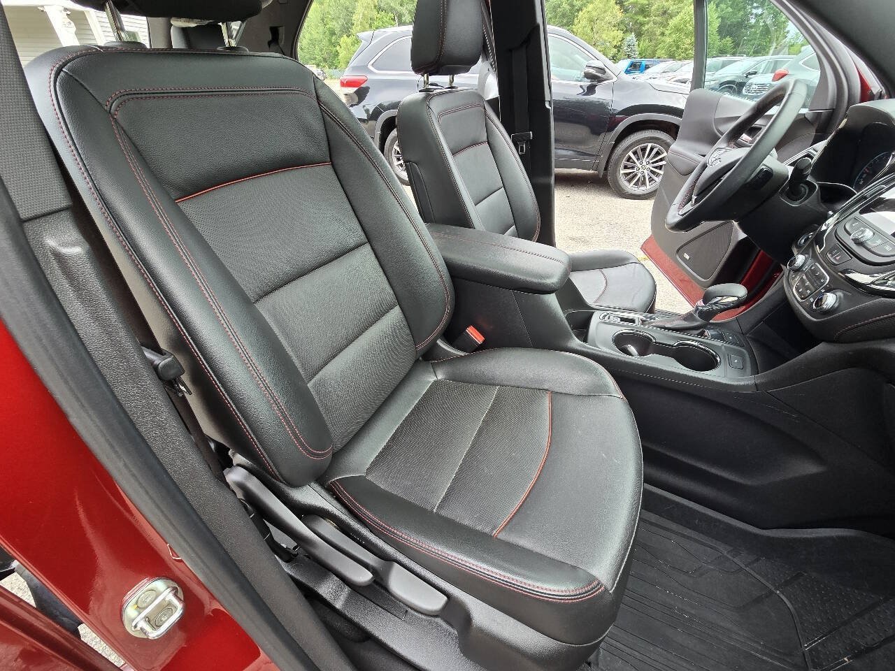 Used 2023 Chevrolet Equinox RS w/ RS Leather Package AWD/4WD image 18