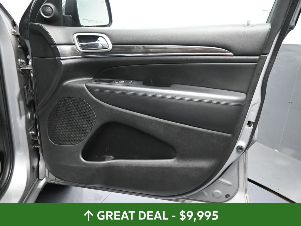 Used 2018 Jeep Grand Cherokee Overland image 18