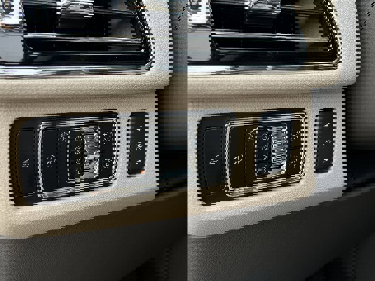 Used 2024 Lincoln Navigator Premiere image 14