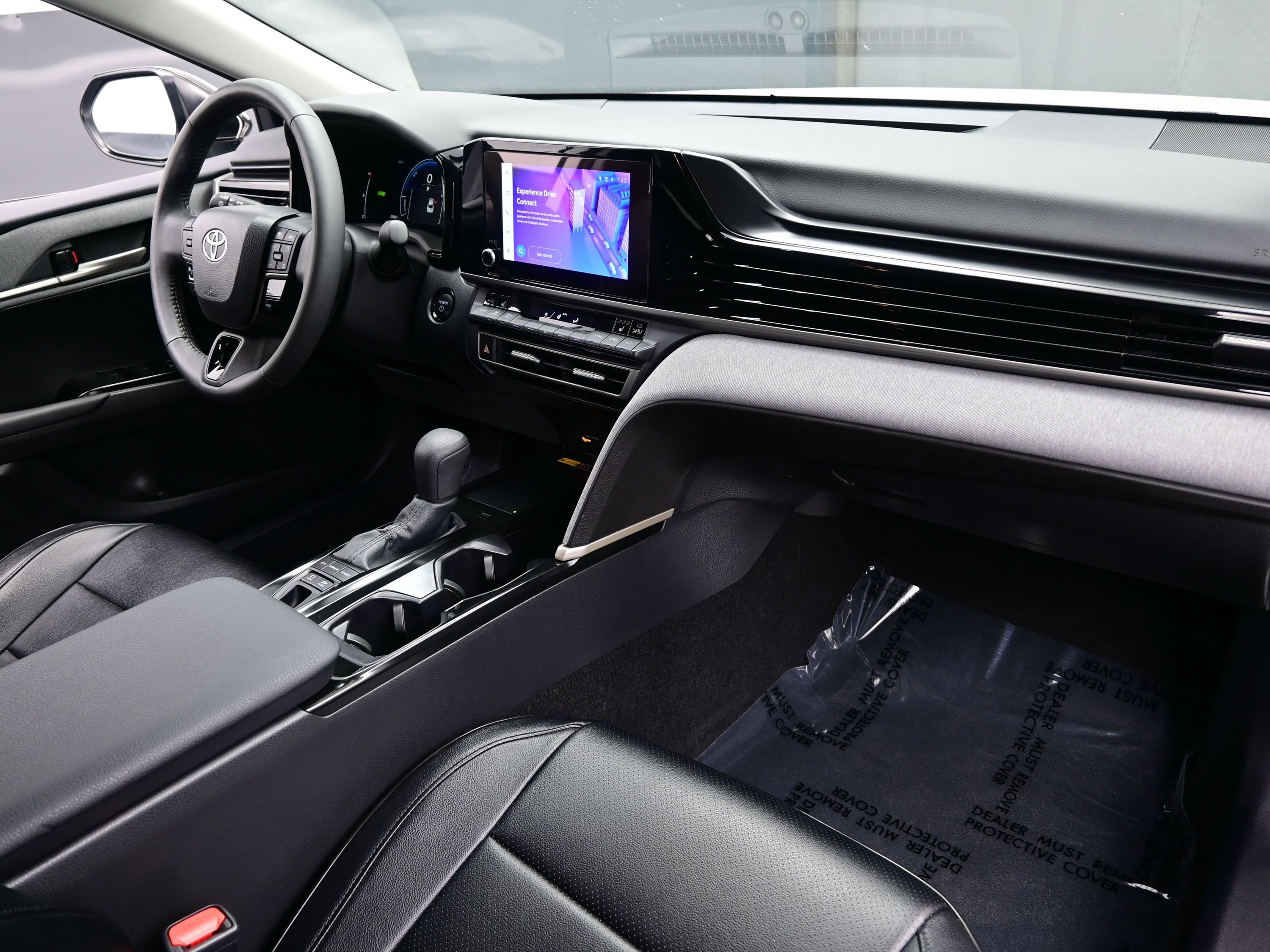 Used 2025 Toyota Camry LE w/ Convenience Package image 15