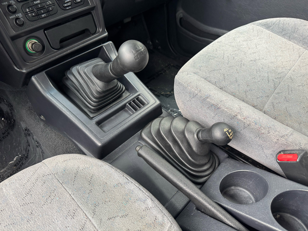 Used 1998 Chevrolet Tracker 4WD image 19