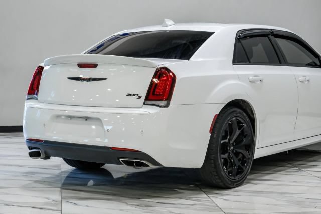 Used 2022 Chrysler 300 S w/ Comfort Group RWD image 13