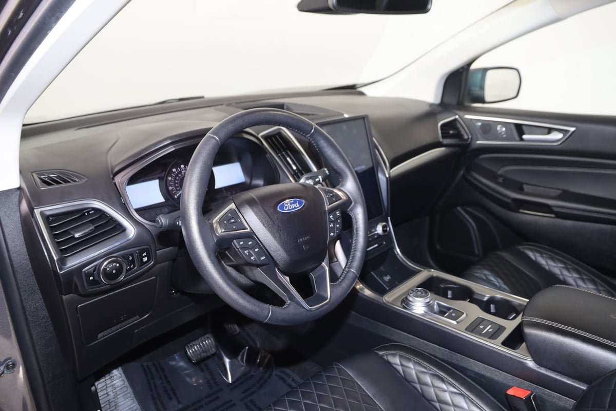 Used 2023 Ford Edge Titanium w/ Class II Trailer Tow Package AWD/4WD image 6