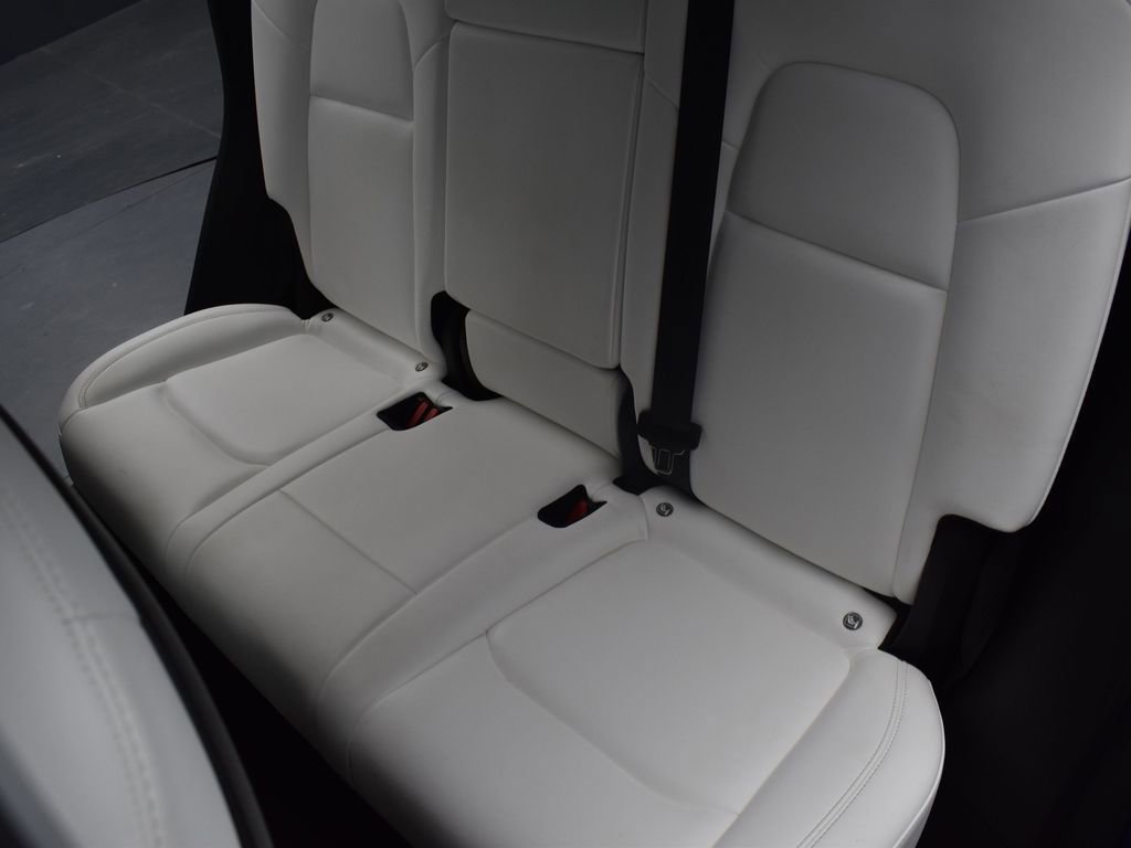 Used 2022 Tesla Model Y Performance image 24