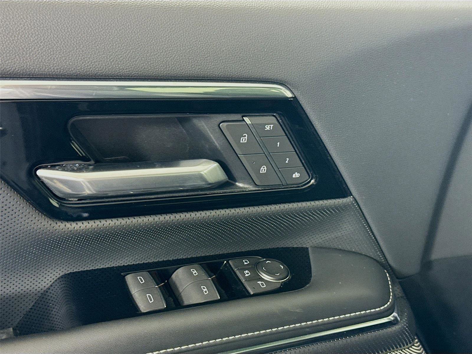 Used 2025 GMC Sierra EV Denali image 12