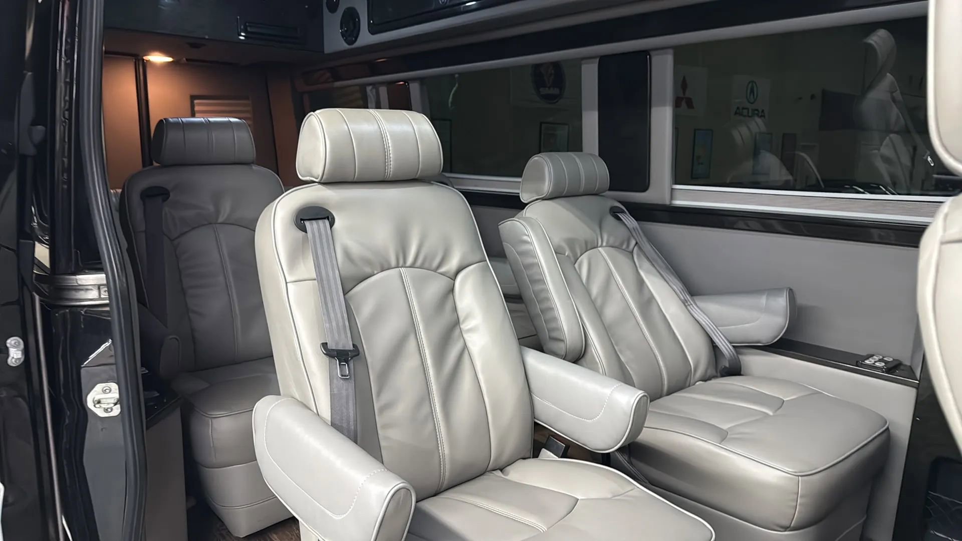 Used 2016 Mercedes-Benz Sprinter 2500 image 37