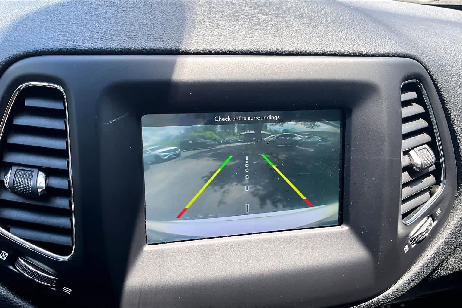 Used 2018 Jeep Compass Latitude w/ Popular Equipment Group FWD image 27