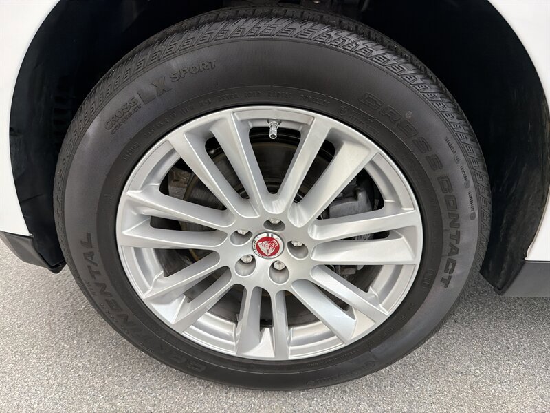 Used 2020 Jaguar F-PACE Prestige AWD/4WD image 16