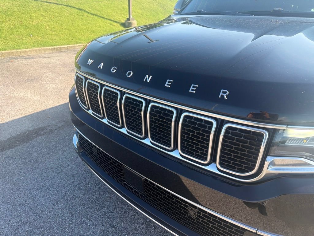 Used 2022 Jeep Wagoneer Series III w/ Premium Group I AWD/4WD image 11