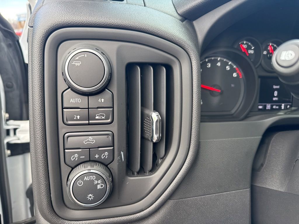Used 2025 Chevrolet Silverado 1500 Custom w/ Turbomax Blackout Package image 22