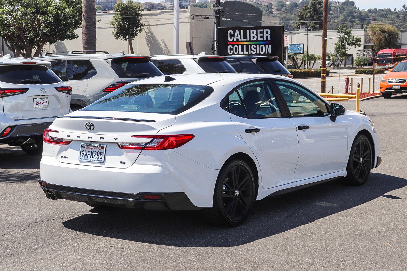 Used 2026 Toyota Camry Hybrid w/ Multimedia Upgrade Package image 8