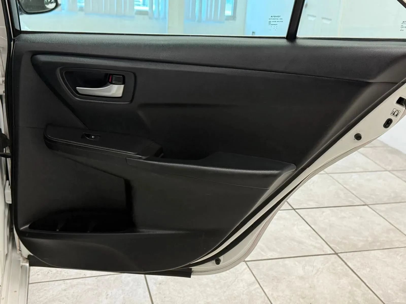 Used 2017 Toyota Camry SE FWD image 33