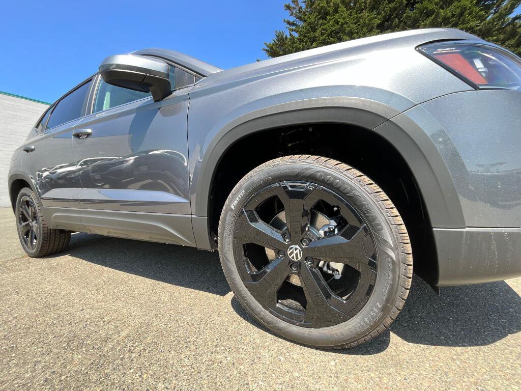 New 2026 Volkswagen Taos SEL AWD/4WD image 10