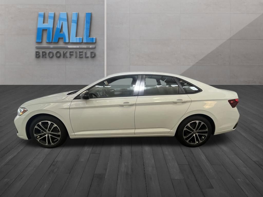 Certified 2024 Volkswagen Jetta Sport image 3