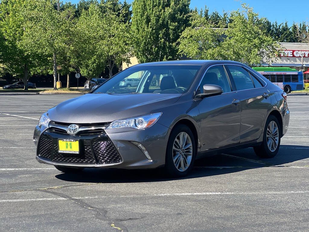 Used 2017 Toyota Camry SE