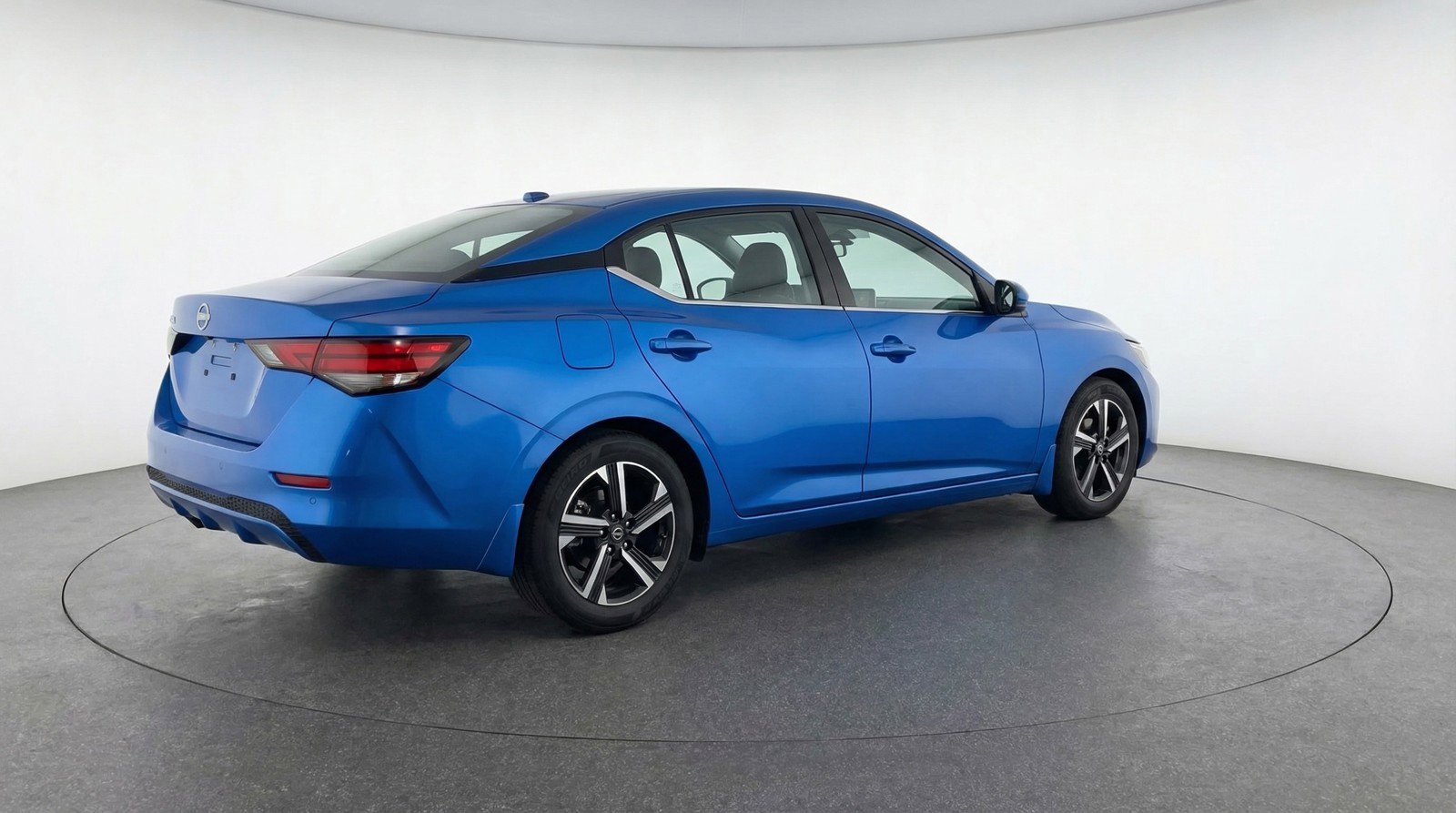 Used 2025 Nissan Sentra SV FWD image 9