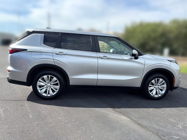 Used 2025 Mitsubishi Outlander ES AWD/4WD image 6