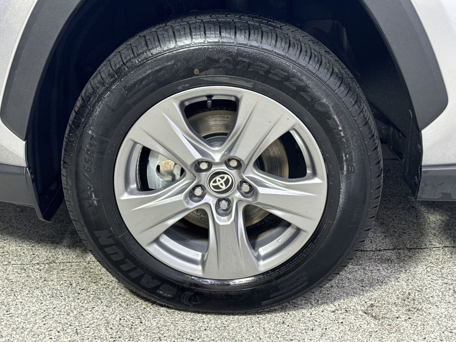Used 2024 Toyota RAV4 LE AWD/4WD image 24