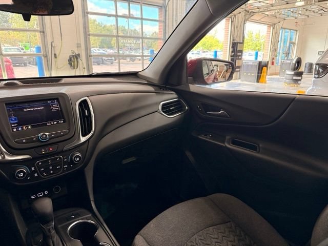 Used 2024 Chevrolet Equinox LT FWD image 24