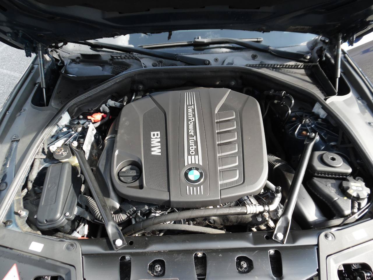 Used 2015 BMW 535d xDrive AWD/4WD image 28
