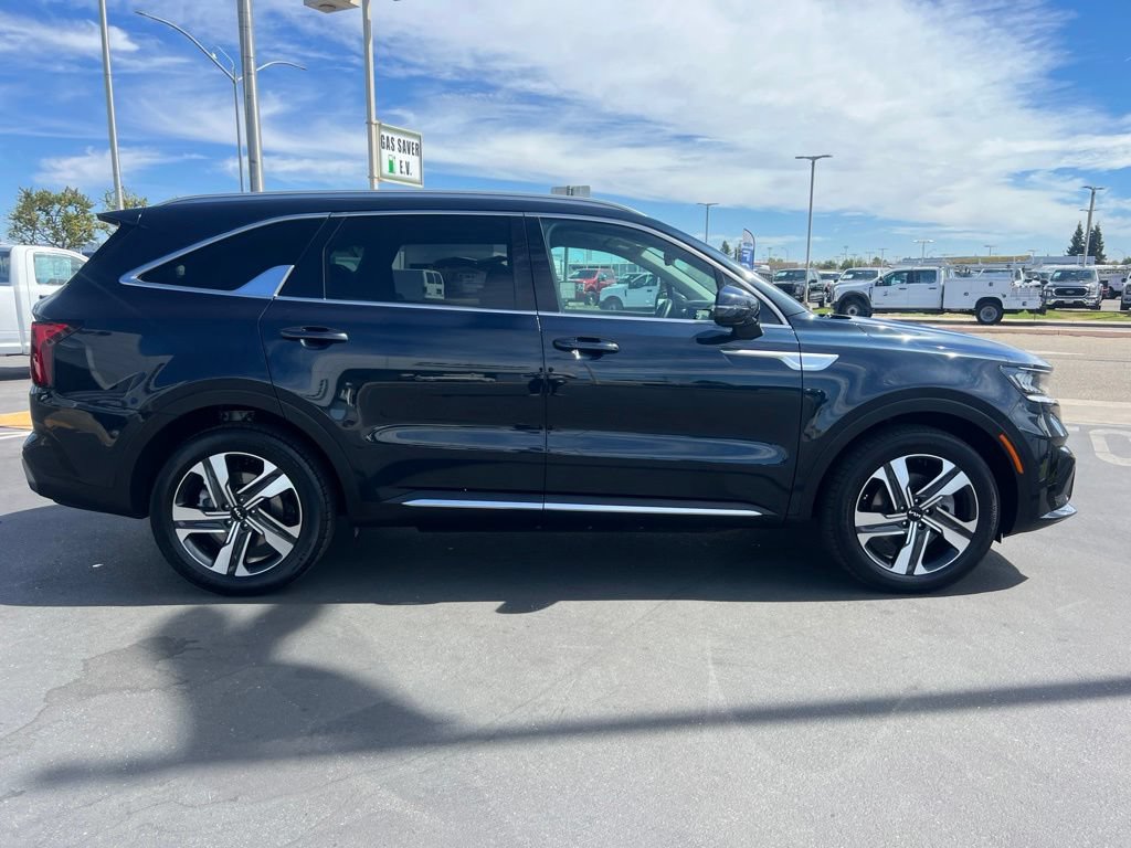 Used 2023 Kia Sorento EX AWD/4WD image 13