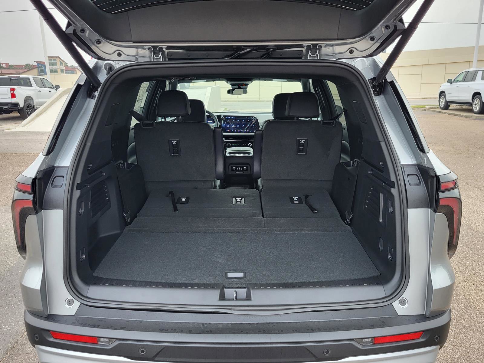 New 2026 Chevrolet Traverse LT image 12