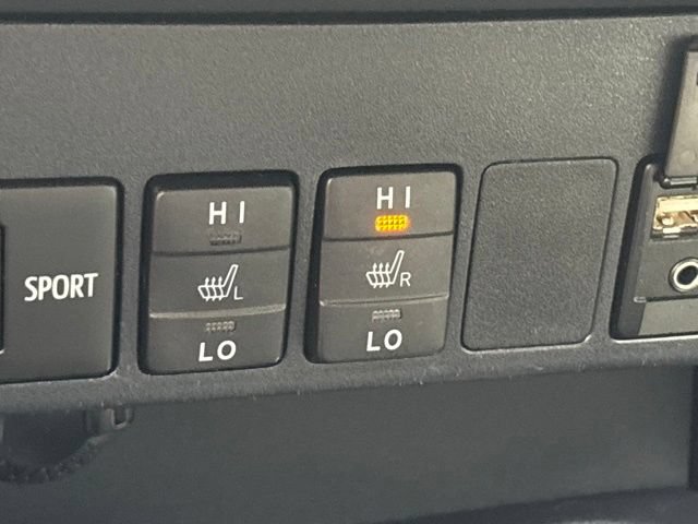Used 2018 Toyota RAV4 XLE w/ Convenience Package AWD/4WD image 18