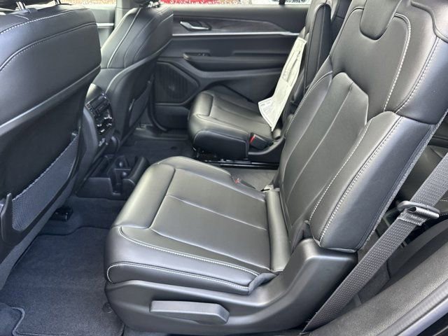 New 2025 Jeep Grand Cherokee L Limited image 19