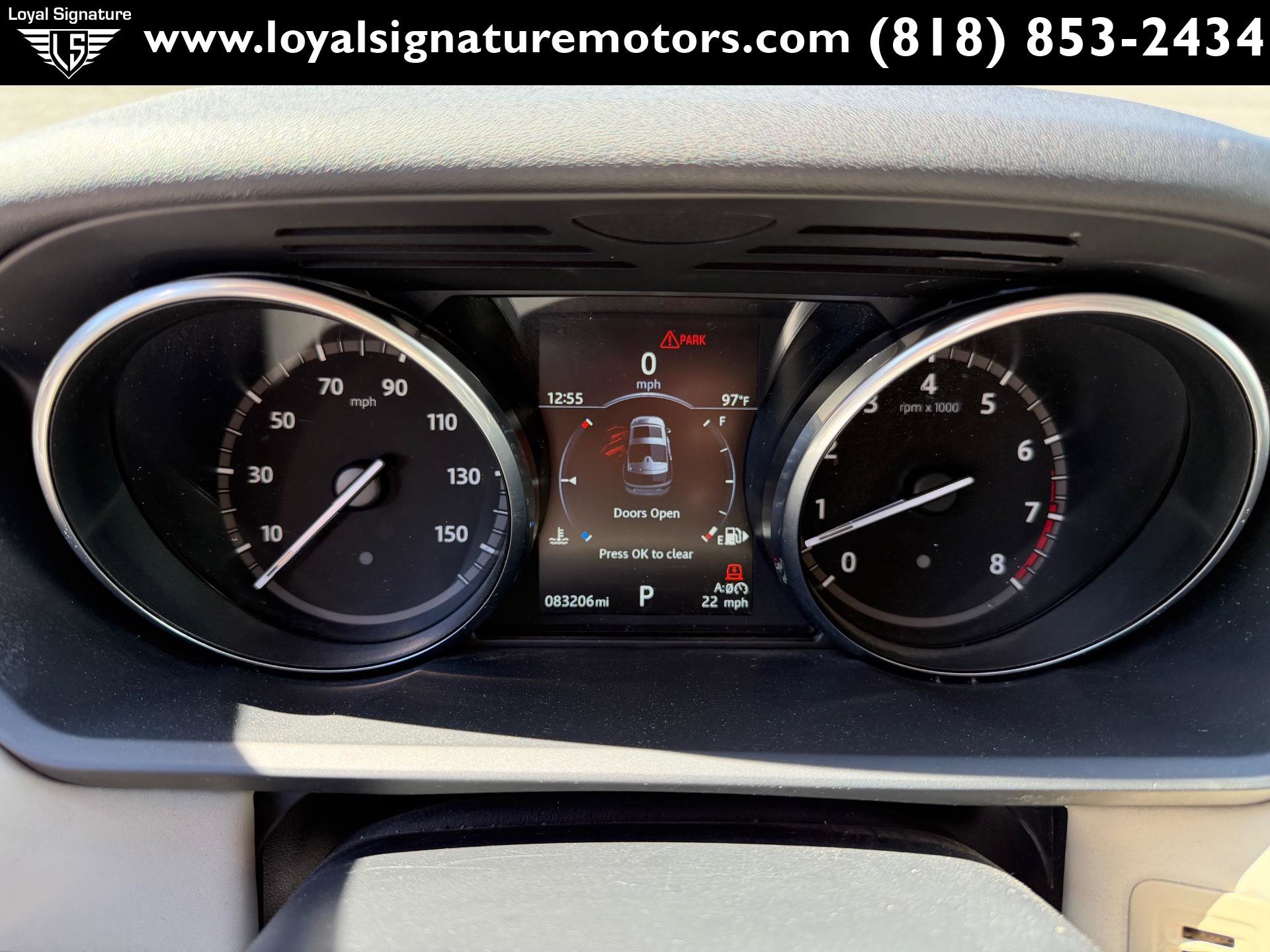 Used 2017 Land Rover Discovery SE image 31