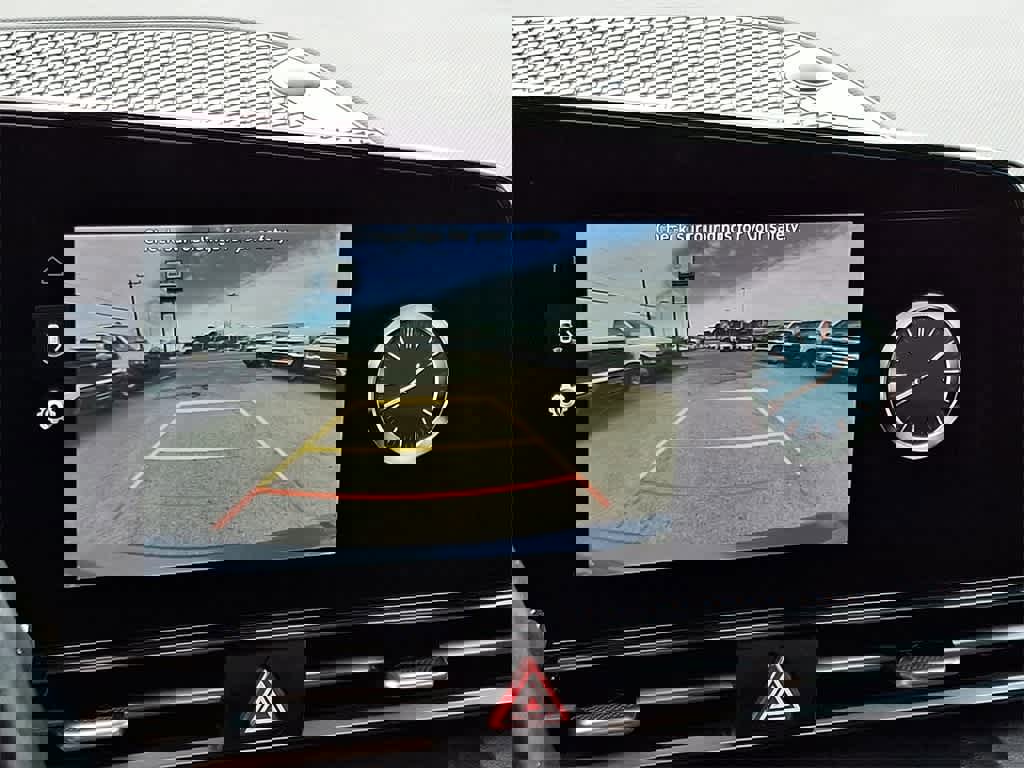 Used 2023 Hyundai Elantra SEL w/ Convenience Package image 18