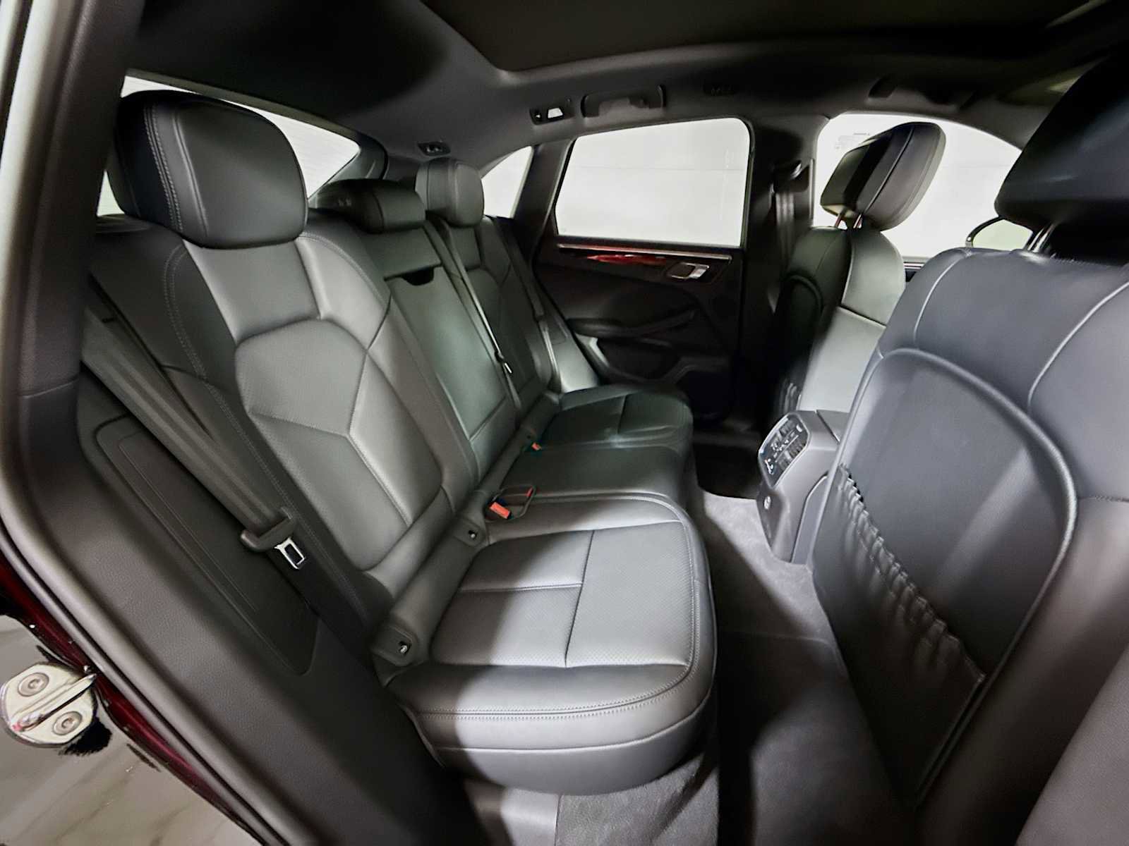 New 2025 Porsche Macan AWD/4WD image 28