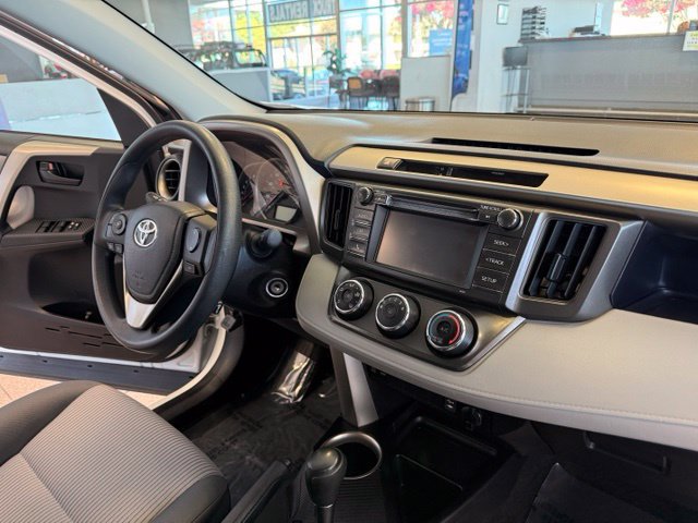 Used 2015 Toyota RAV4 LE AWD/4WD image 26