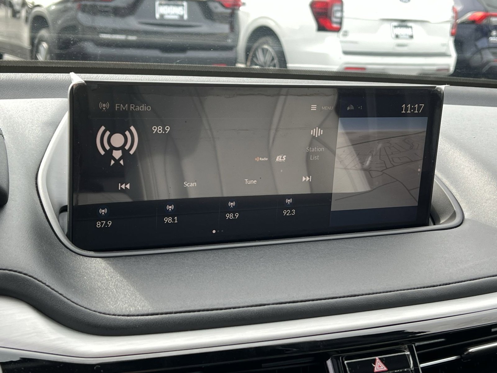 Used 2023 Acura MDX SH-AWD w/ Technology Package image 18