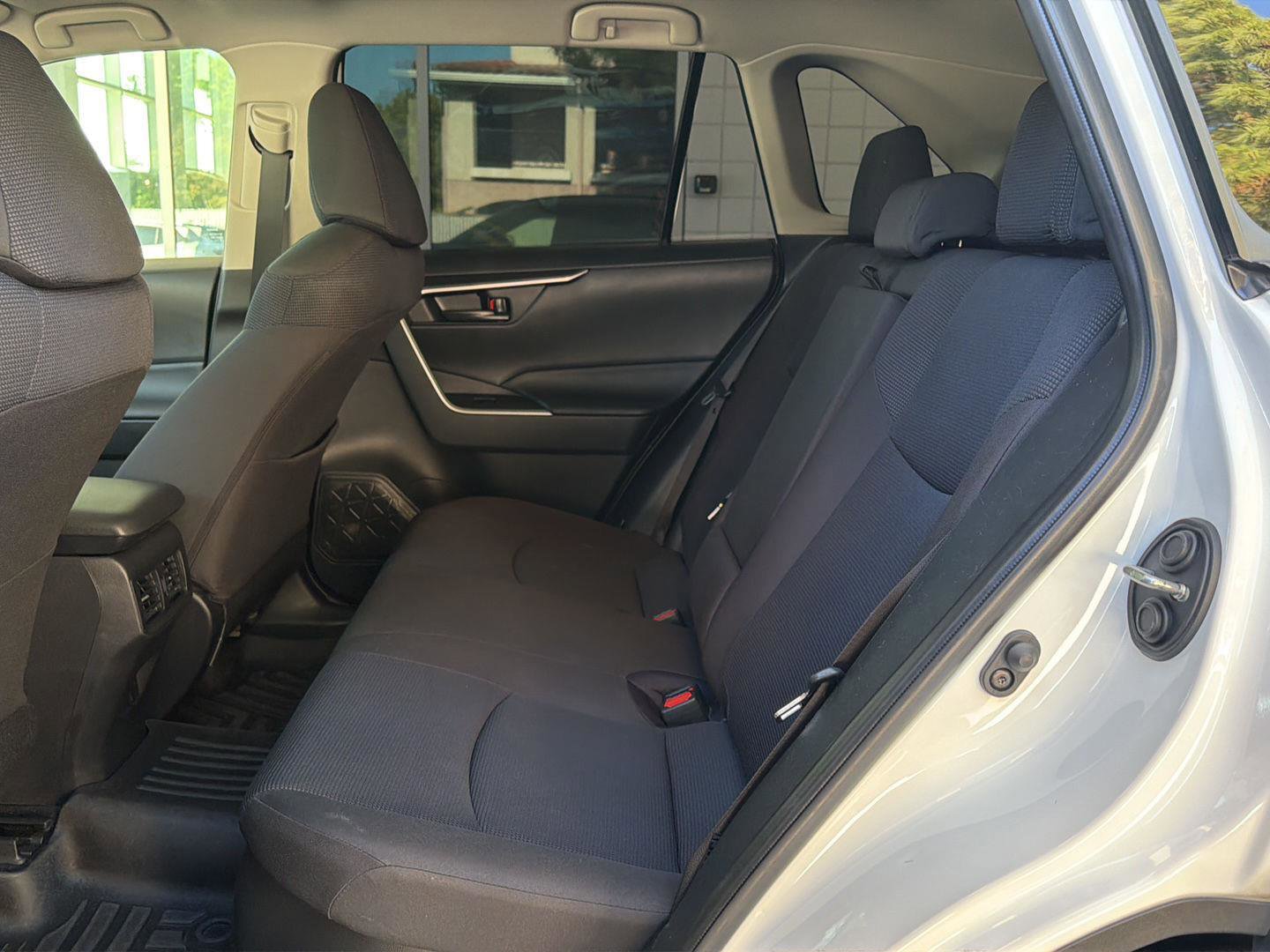 Used 2025 Toyota RAV4 LE AWD/4WD image 16