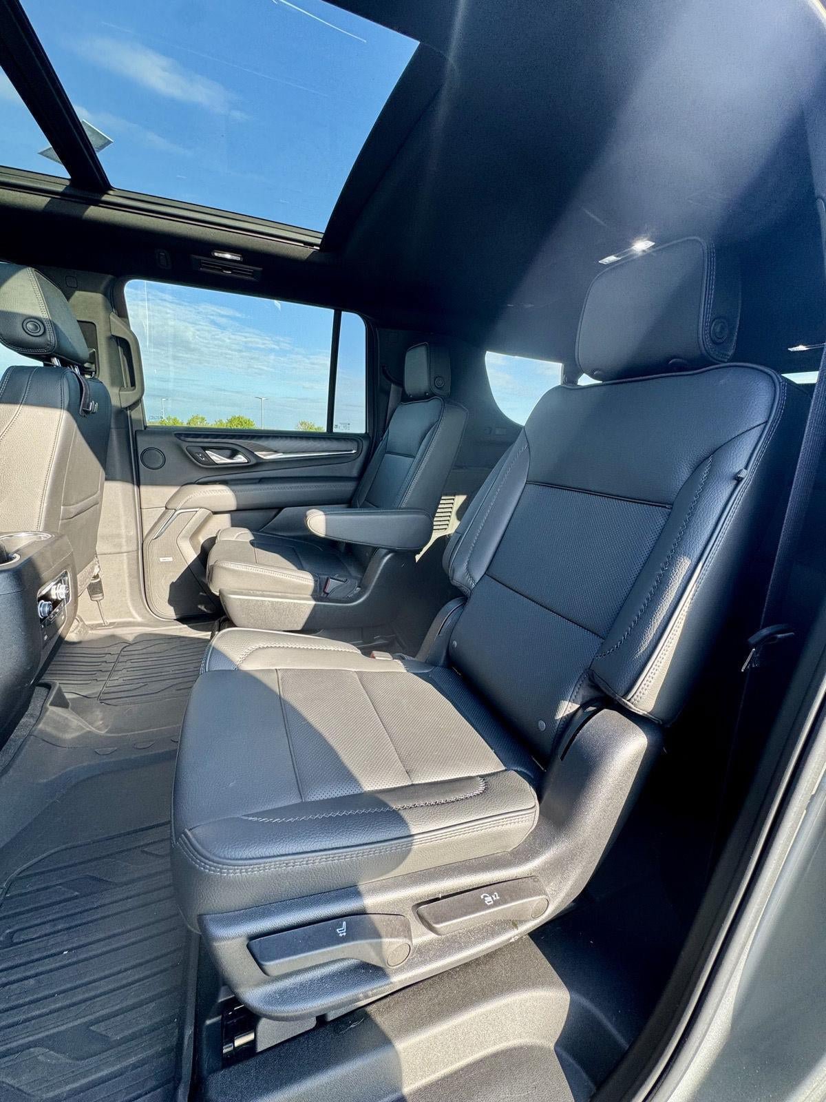 Used 2023 GMC Yukon XL Denali AWD/4WD image 12