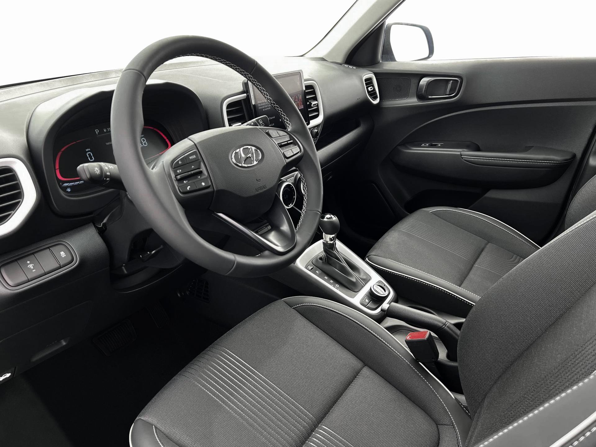New 2025 Hyundai Venue Limited image 14