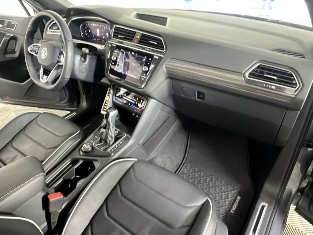 Used 2024 Volkswagen Tiguan SEL R-Line AWD/4WD image 30
