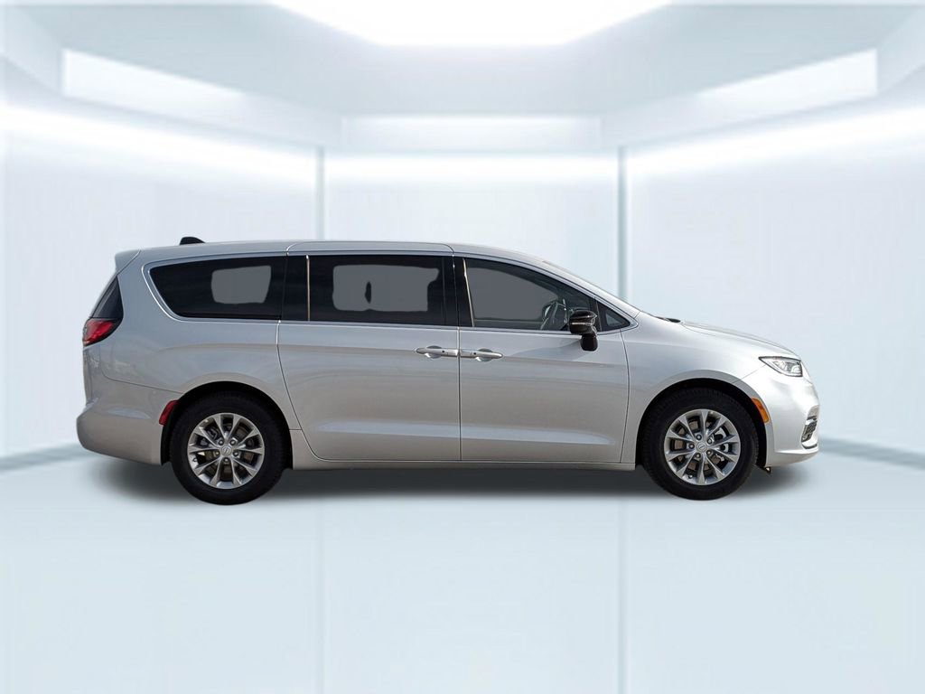 New 2026 Chrysler Pacifica Limited image 26