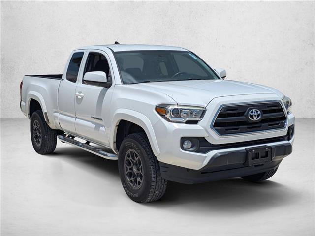 Used 2017 Toyota Tacoma SR5 w/ Tow Package AWD/4WD image 3