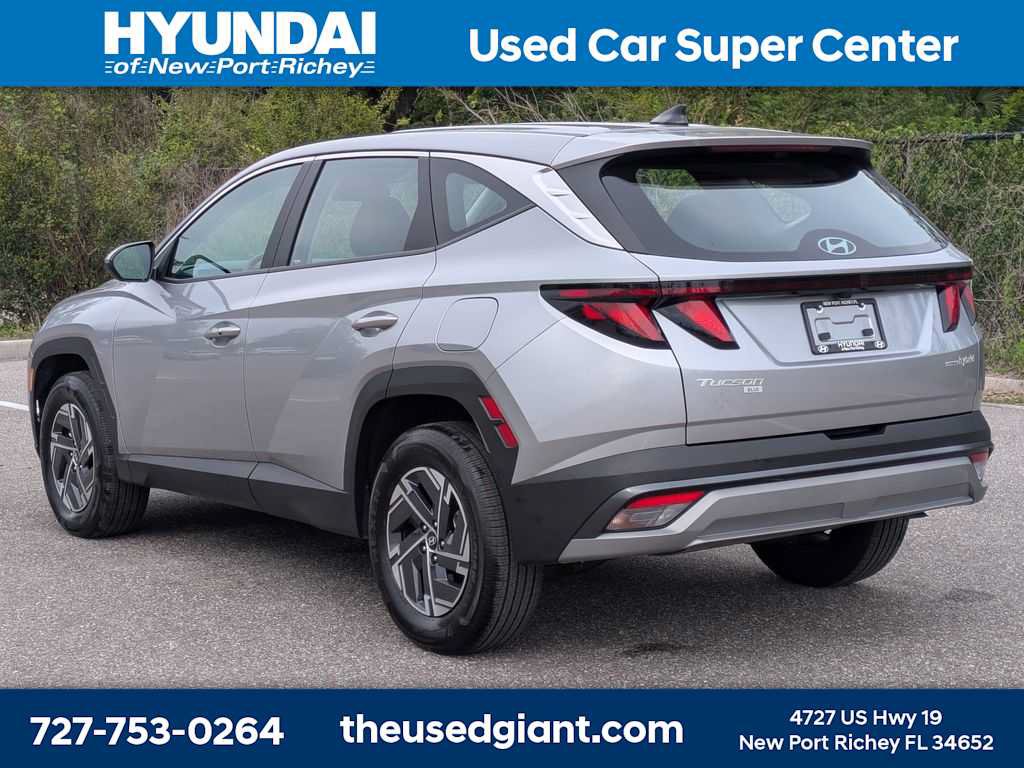 Used 2026 Hyundai Tucson Blue SE AWD/4WD image 3