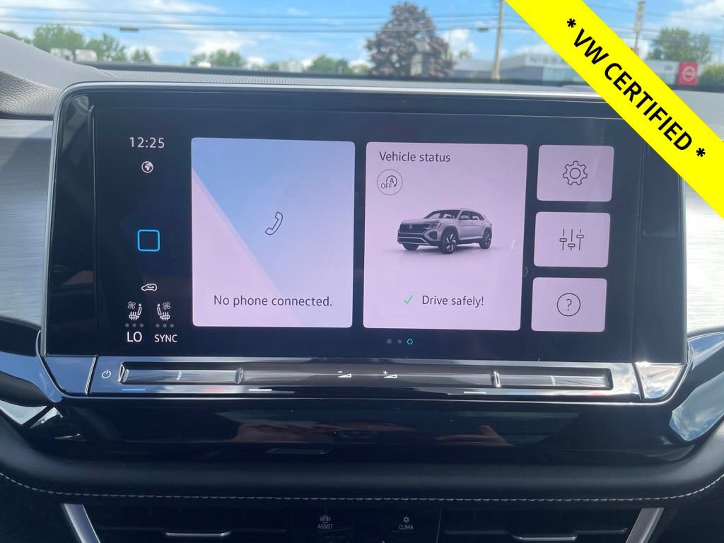Certified 2024 Volkswagen Atlas Cross Sport SE w/ Panoramic Sunroof Package AWD/4WD image 29