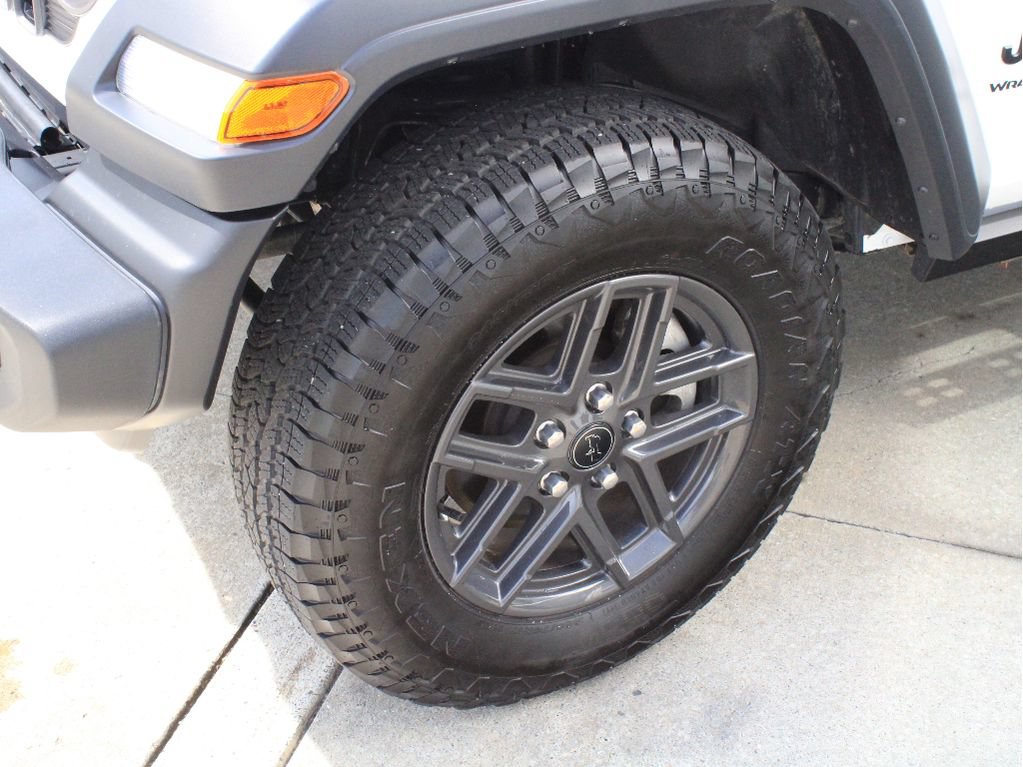 Certified 2024 Jeep Wrangler Sport AWD/4WD image 38