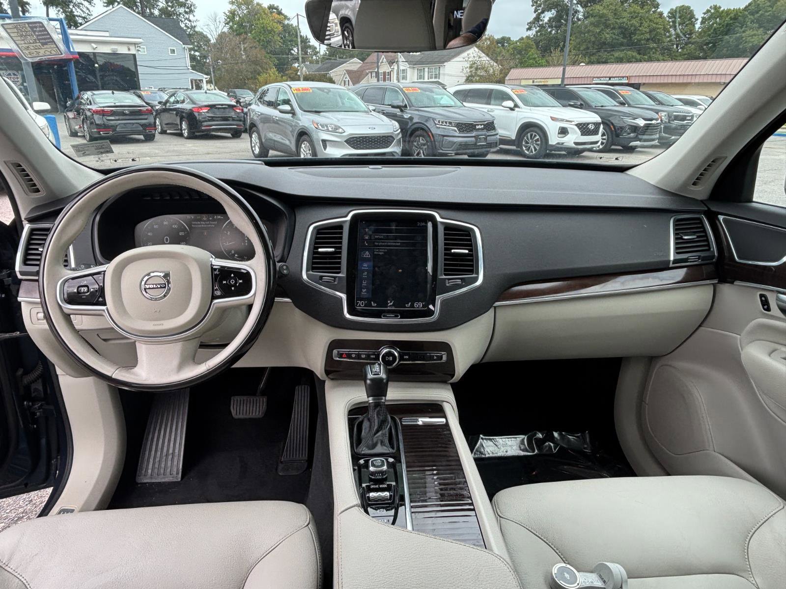 Used 2019 Volvo XC90 T6 Momentum w/ Advanced Package image 12